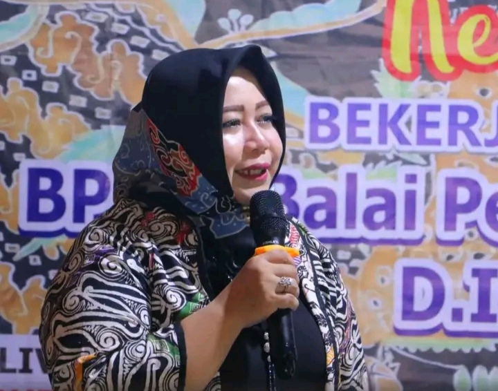 Wabup Lisdyarita Batik Ponorogo