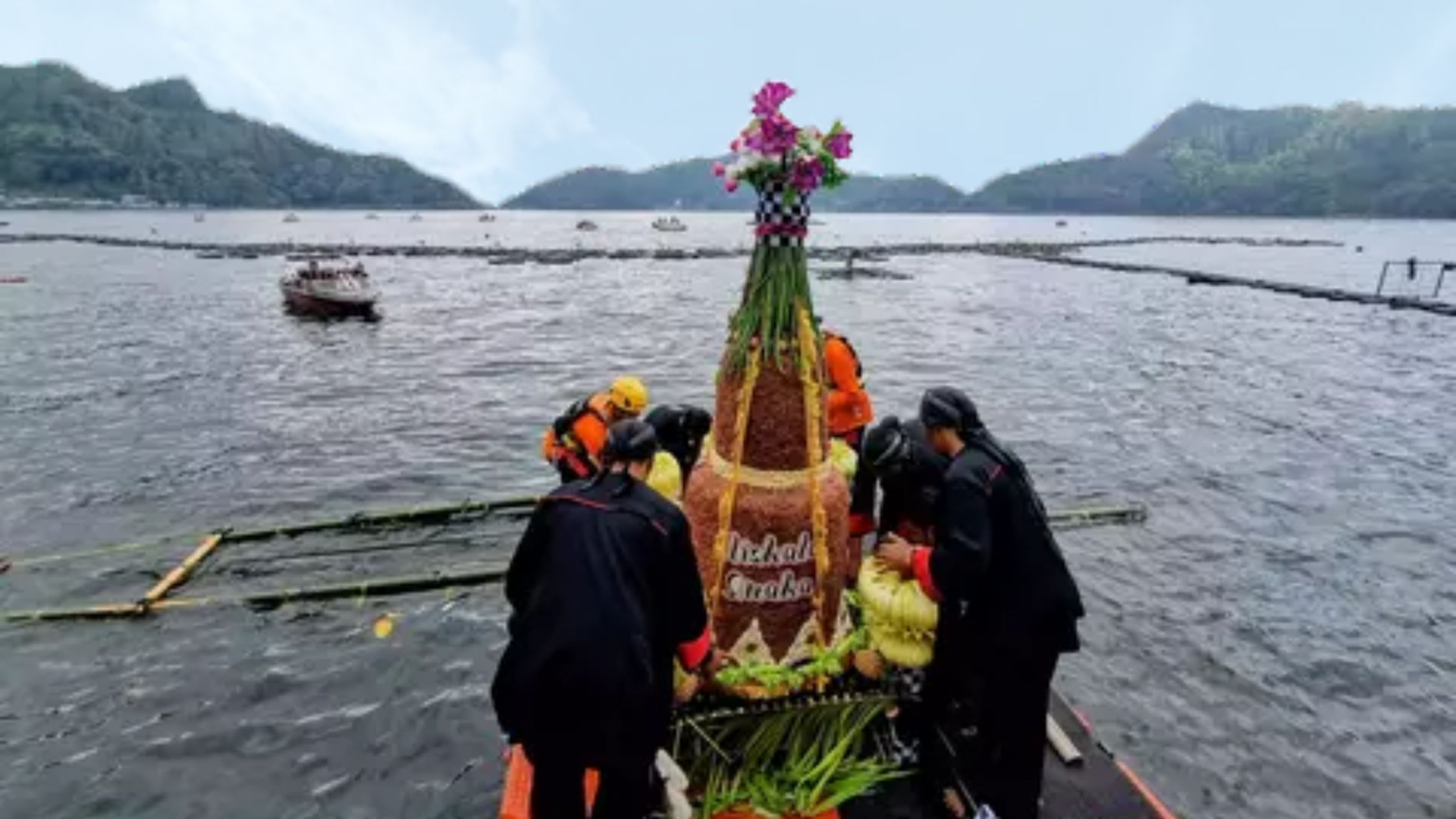 Larung Sesaji Ngebel Ponorogo, Tradisi Edukasi