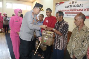 Polres dan Bhayangkari Magetan Gelar Baksos Hari Bhayangkara