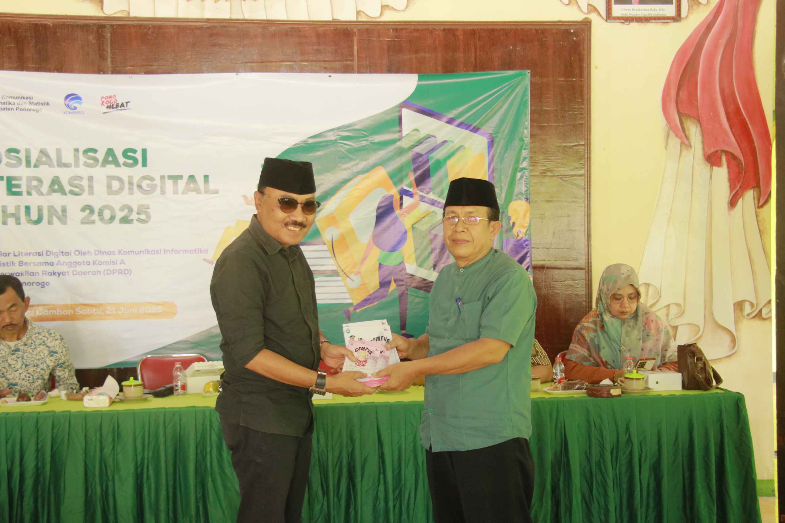 Cegah Peredaran Rokok Ilegal, Diskominfo Ponorogo Sosialiasi di Pulosari Jambon