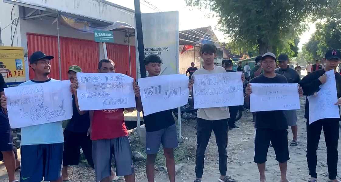 Aksi Damai Warga Jenangan, Tuntut Batasan Truk dan Pengelola Tambang