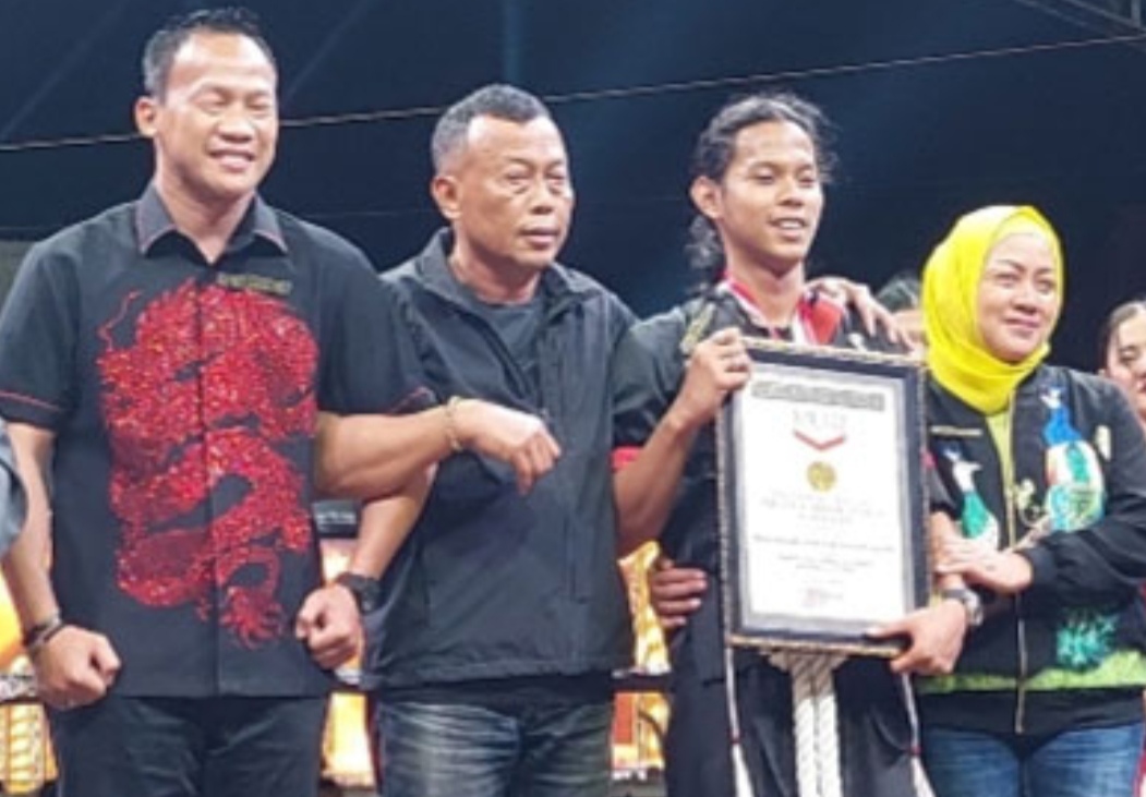 Sosok Gibran Ponorogo, Promotor Tinju Termuda Catatan MURI