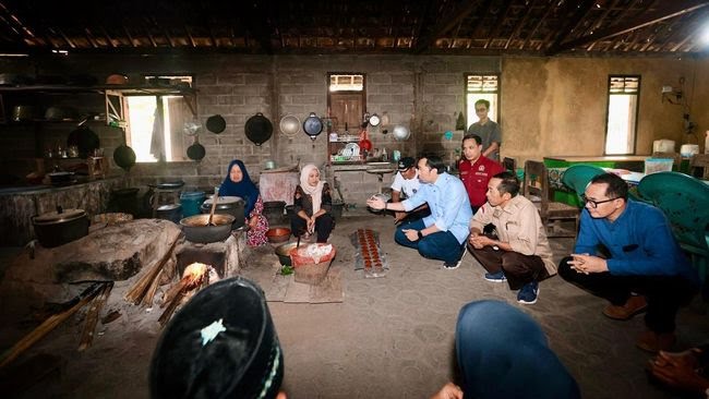 Dorong UMKM Gula Jawa Pacitan, Ibas Bantu Alat Penunjang Produksi