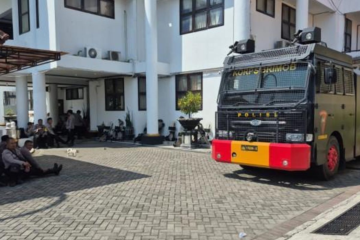 Aliansi Ponorogo Bergerak Menunda Aksi Demo, Polisi Tetap Berjaga