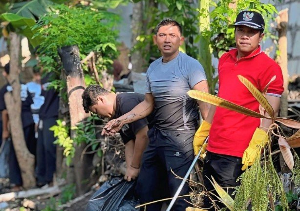 World Cleanup Day, Wabup Ngawi Bersihkan Sampah Bersama Warga