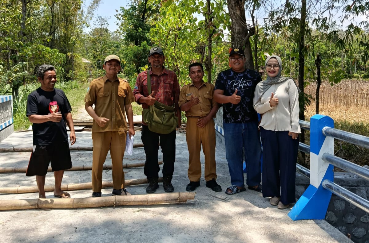 Lely Lega, Akhirnya Jembatan Penghubung Desa di Sawoo Terealisasi