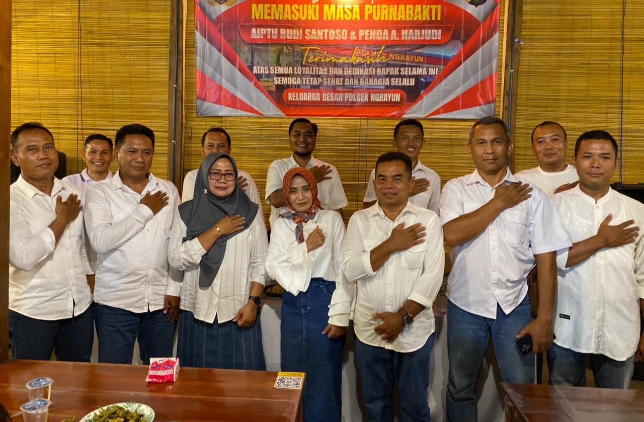 Polsek Ngrayun Lepas Dua Anggotanya Purna Bakti