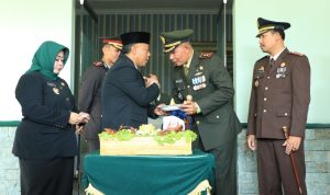 Ikuti Upacara HUT ke-80 TNI, Bupati Ponorogo Harapkan TNI Makin Dekat dengan Rakyat