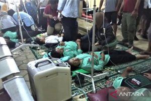 Diduga Keracunan Menu MBG, Puluhan Siswa di Ngawi Dirawat