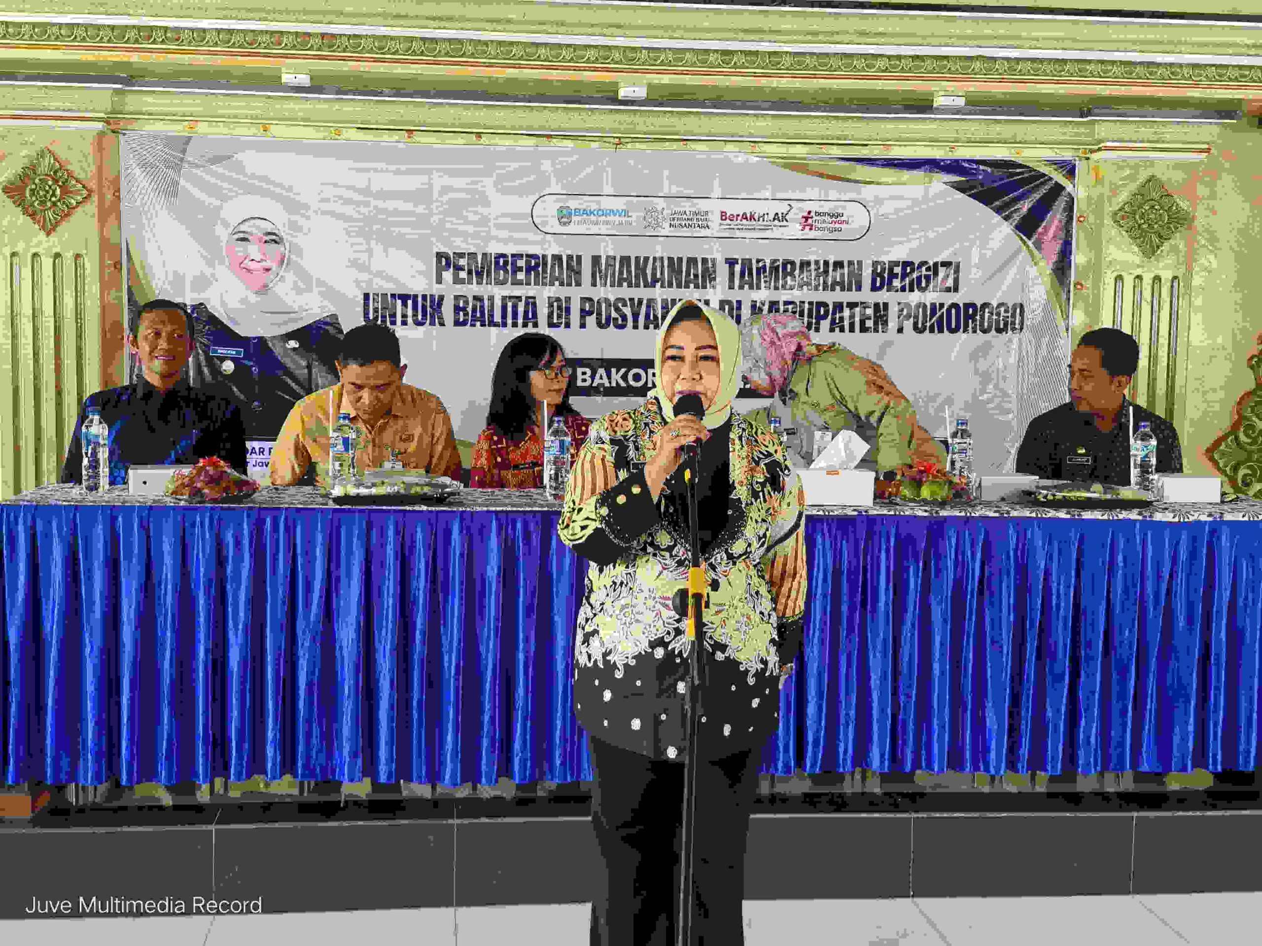 Pastikan Gizi Balita Ponorogo Tercukupi, Bupati Lisdyarita Berikan Makanan Tambahan