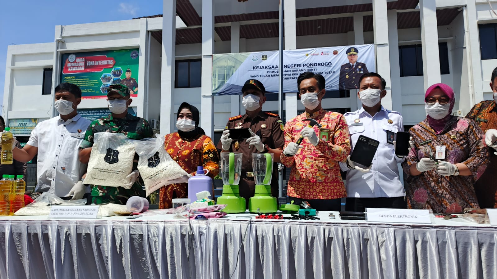 Hadiri Pemusnahan BB di Kejari, Dandim 0802 Ponorogo Tekankan Sinergitas