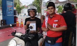 SPBU Jeruksing, Ponorogo Perkuat Hubungan Sosial Kemasyarakatan dengan Berbagi Saat Ramadhan