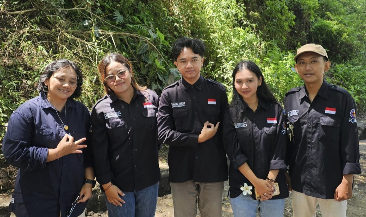 Diana AV Sasa, Anggota DPRD Jatim, Tinjau Lokasi Longsor Ponorogo