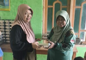 Cover 320 KPM 3B, SPPG Patihan Kidul Siman Beri Menu Spesial
