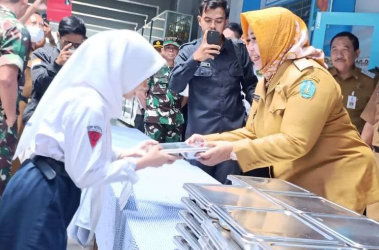 Pelajar di Ponorogo Mulai Terima Makan Bergizi Gratis